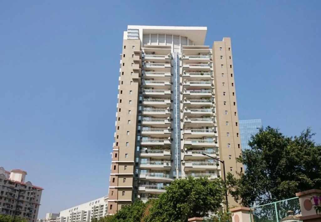 DLF Royalton Tower Sector 53 Gurgaon