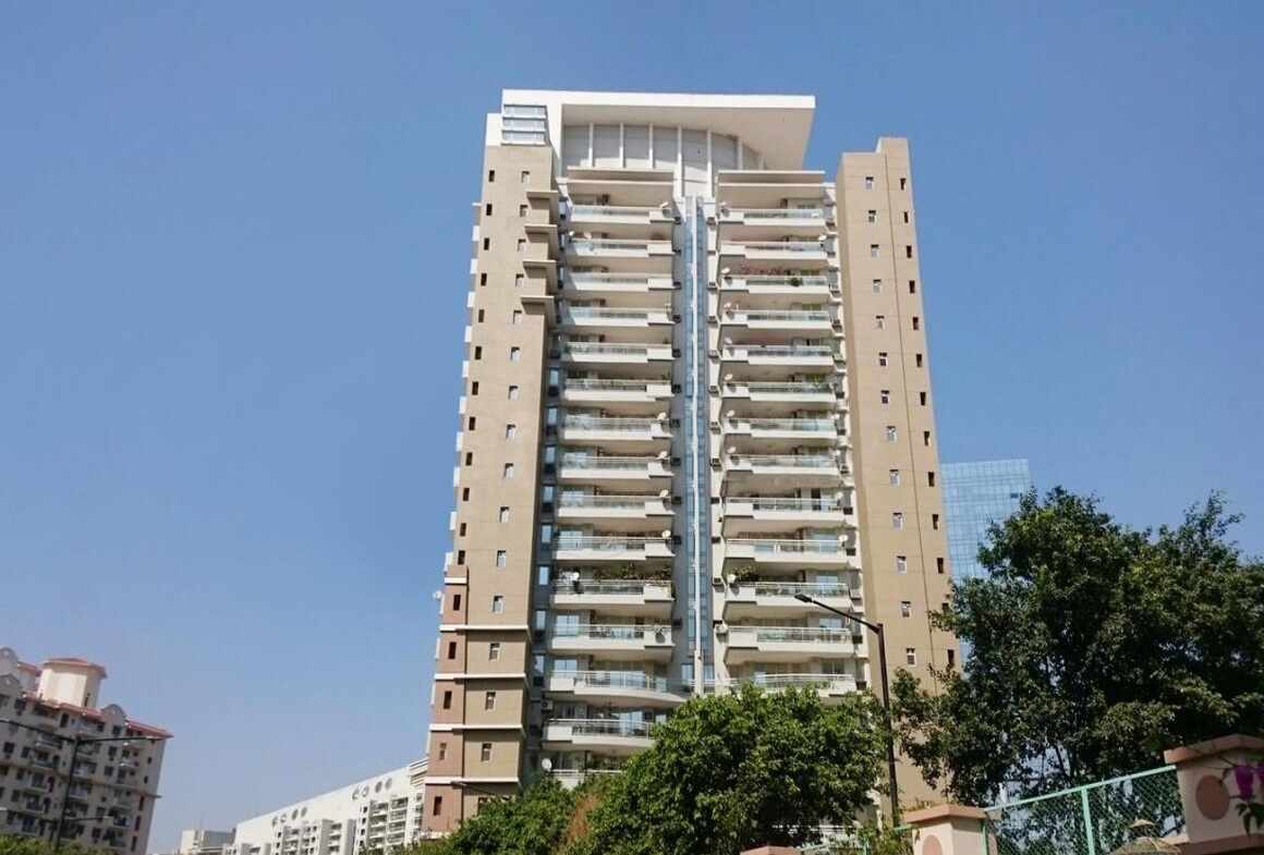 DLF Royalton Tower Sector 53 Gurgaon